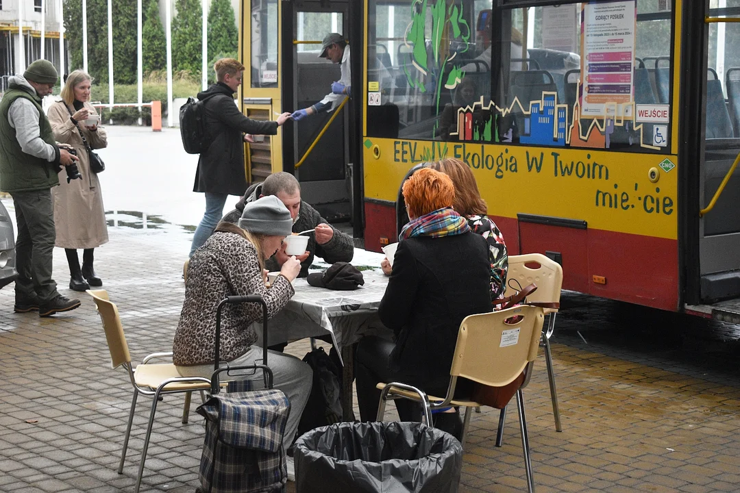 Autobus Ciepła dla potrzebujących w Rzeszowie