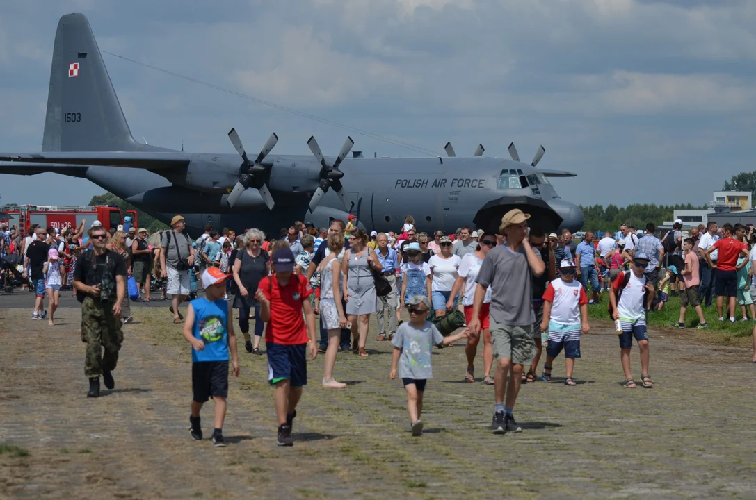 Podkarpackie Pokazy Lotnicze w Mielcu. Tak bawiliśmy się na AirShow w 2018 roku [ZDJĘCIA] - Zdjęcie główne