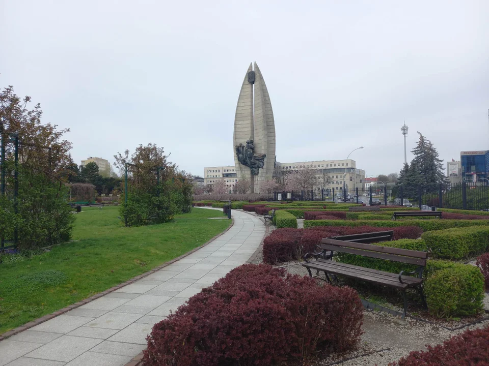 Rz24: Nowe nasadzenia kwiatów i prace porządkowe w Rzeszowie
