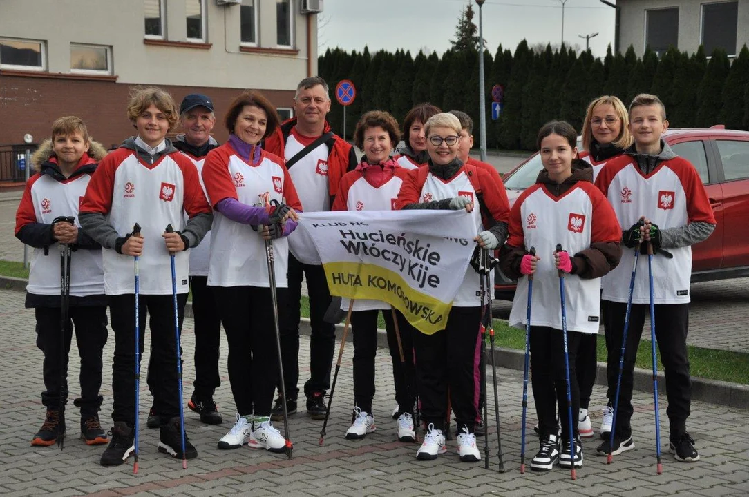 Uroczysty przemarsz nordic walking przez Kolbuszową. Tak uczczono Niepodległość [ZDJĘCIA - WIDEO] - Zdjęcie główne