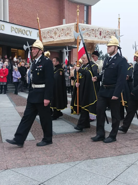 Procesja rezurekcyjna w kościele MBNP w Mielcu