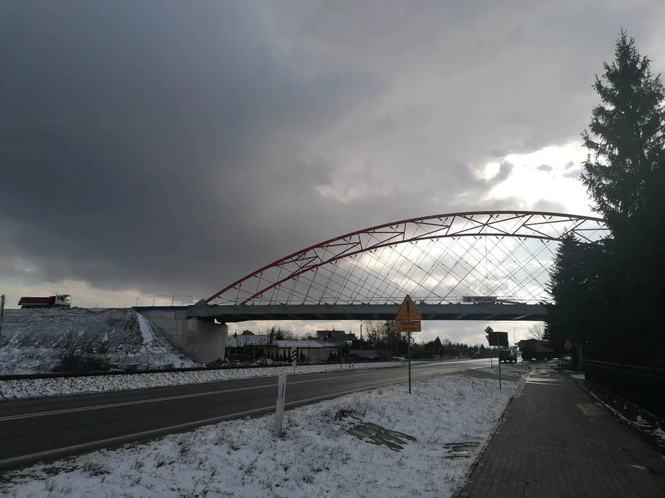 Stan budowy wiaduktu nad linią kolejową z Mielca do Padwi