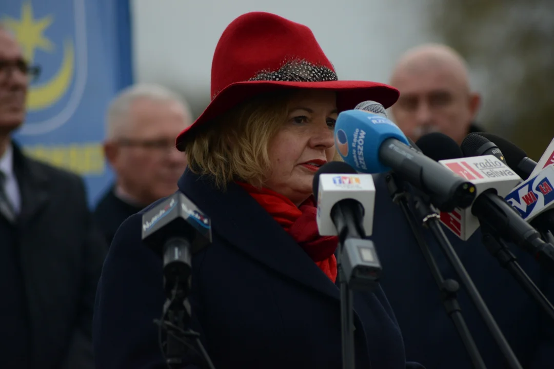 Uroczyste otwarcie obwodnicy Tarnobrzega - pierwsze pojazdy na tej drodze