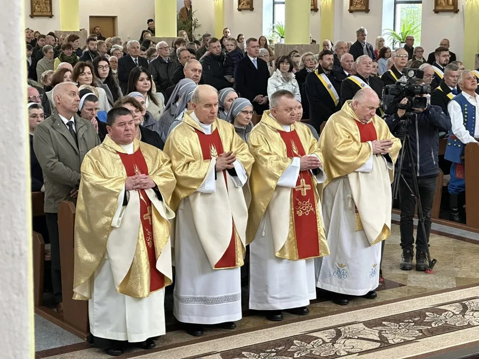 W Rzeszowie powstała nowa parafia. To 248 parafia w diecezji rzeszowskiej [ZDJĘCIA] - Zdjęcie główne