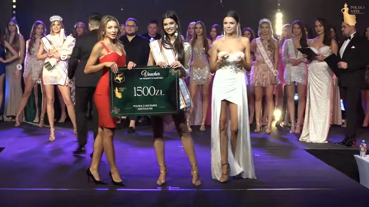 Polska Miss Nastolatek 2022: Udany występ dziewcząt z Podkarpacia. Emilia Bilik z Jarosławia ma diadem trzeciej wicemiss, Nikola Wrona z Łańcuta to najsympatyczniejsza uczestniczka konkursu, a Natalia Tworek jest królową social mediów [ZDJĘCIA] - Zdjęcie główne