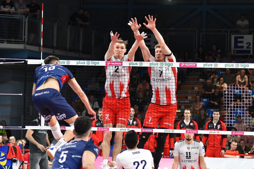 Drugi półfinałowy mecz siatkarskiej PlusLigi: Asseco Resovia Rzeszów - Grupa Azoty ZAKSA Kędzierzyn-Koźle (1:3)