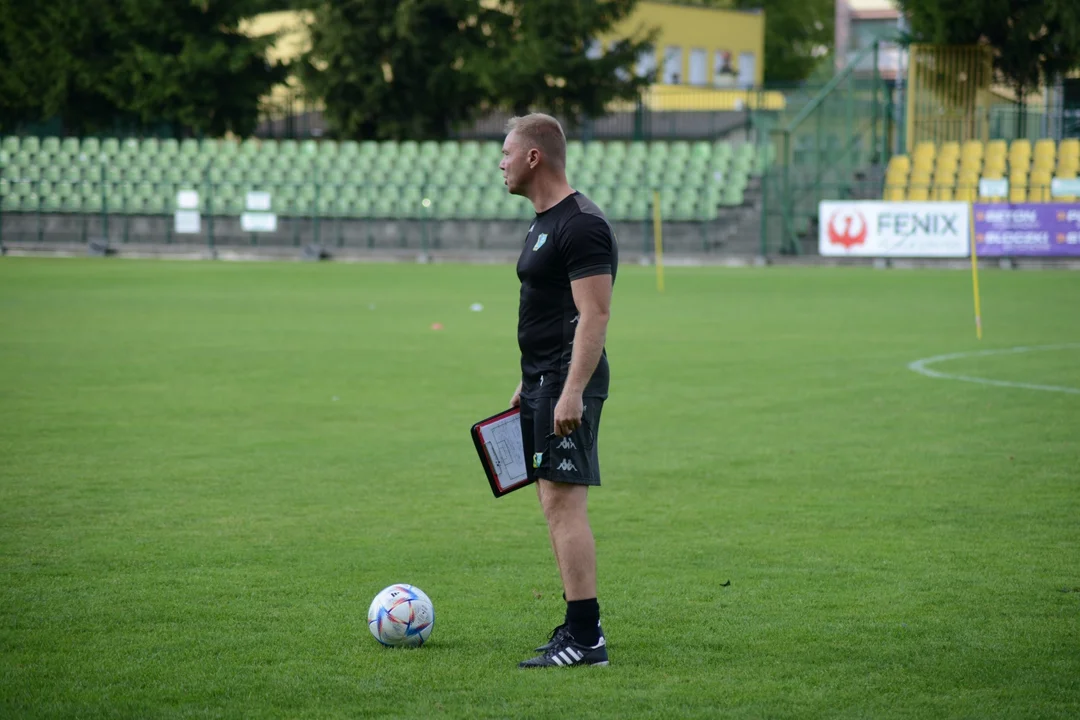 Łukasz Becella - pierwszy trening z piłkarzami Siarki Tarnobrzeg