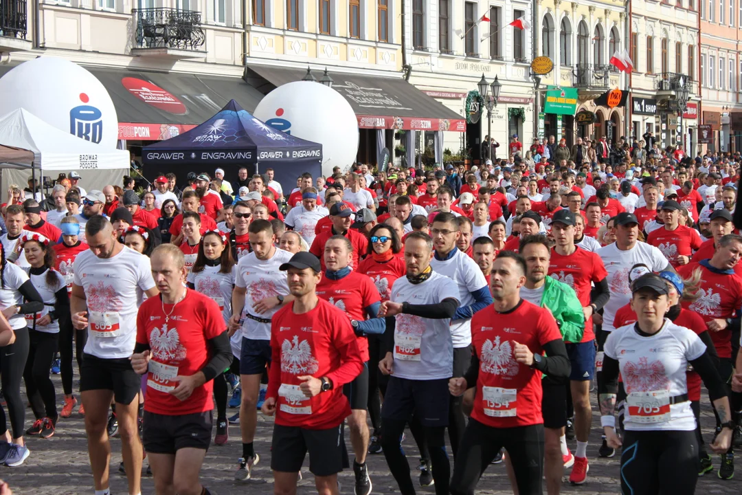 10. PKO Bieg Niepodległości - Galeria z rozgrzewki oraz startu biegu