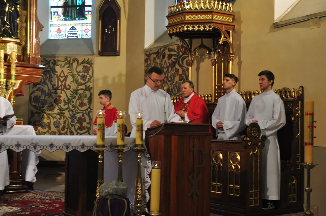 Parafianie w Przecławiu świętowali z pięknymi palmami własnego wykonania