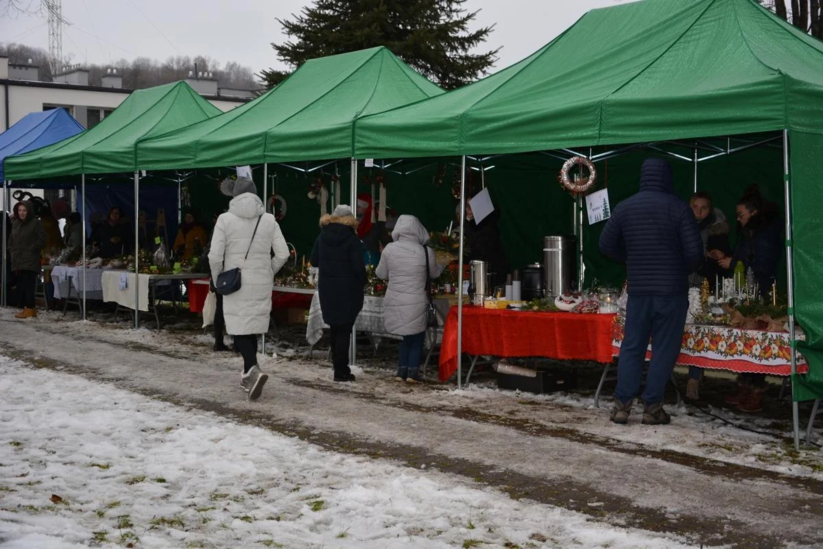 Jarmark świąteczny w Baligrodzie w 2021 roku