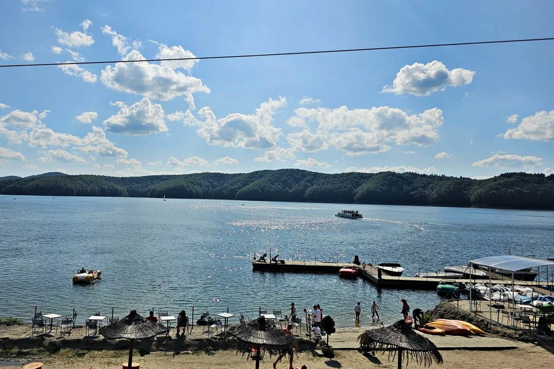 Port i plaża nad Jeziorem Solińskim