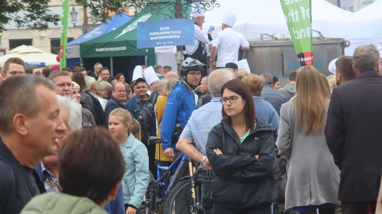 Drugi dzień festiwalu "Karpaty na Widelcu". Robert Makłowicz docenił Rzeszów [ZDJĘCIA, WIDEO]