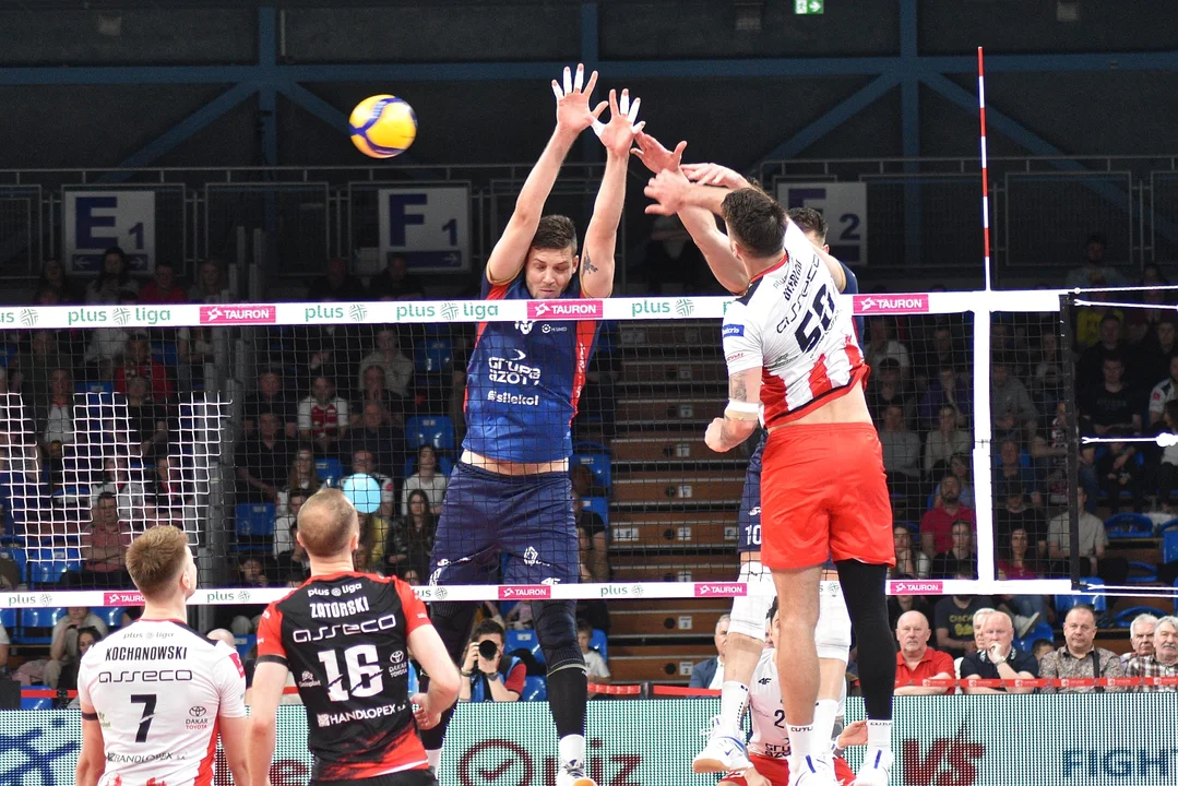 Pierwszy półfinałowy mecz siatkarskiej PlusLigi: Asseco Resovia Rzeszów - Grupa Azoty ZAKSA Kędzierzyn-Koźle (2:3)