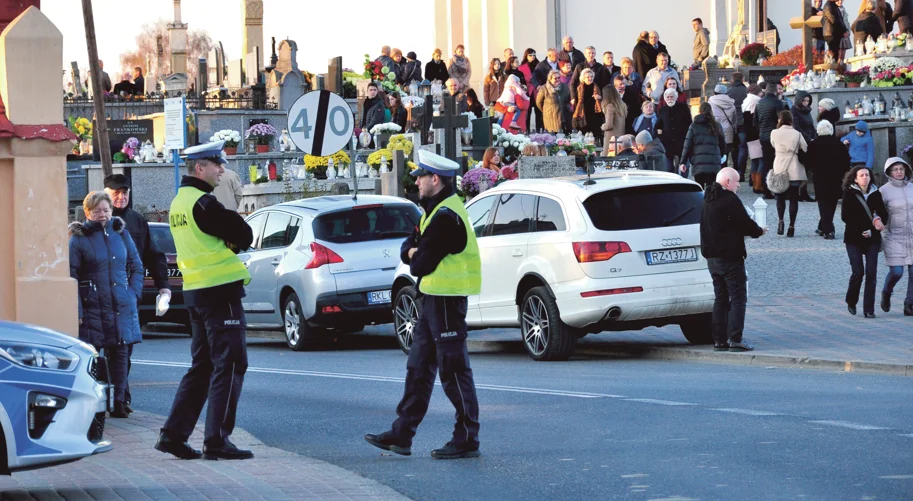 Kolbuszowska policja zaczyna "Akcję Znicz". Utrudnienia, zakaz ruchu i częstsze kontrole. Sprawdź kiedy - Zdjęcie główne