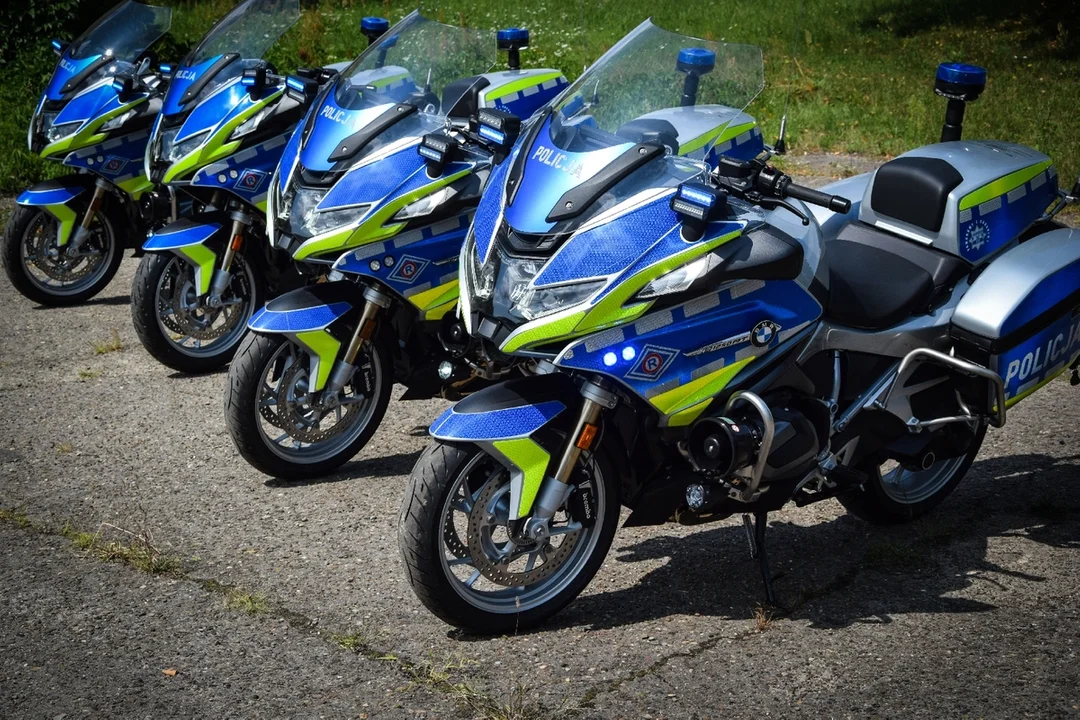 Nowe motocykle policyjne BMW w rękach podkarpackich policjantów