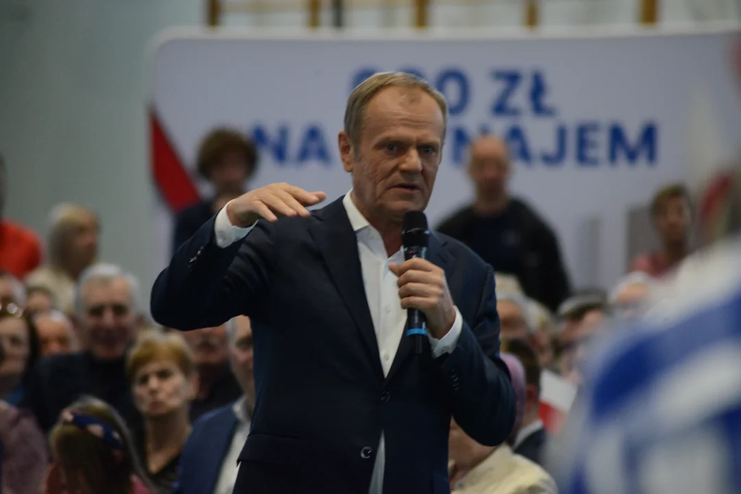Donald Tusk w Tarnobrzegu. Tłumy mieszkańców na spotkaniu