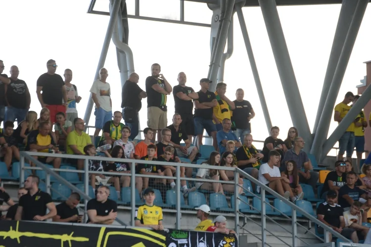 Kibice na meczu Siarka Tarnobrzeg - Karpaty Krosno
