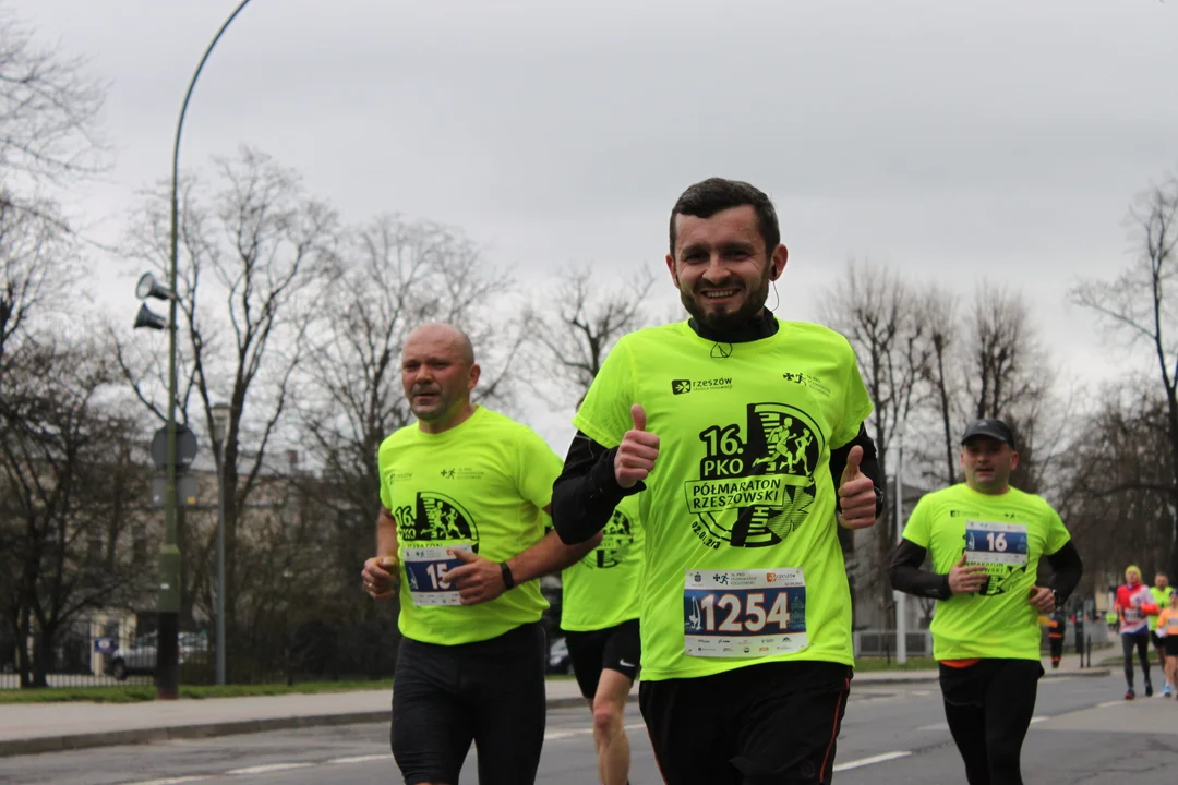 16. PKO Półmaraton Rzeszowski za nami. 1700 biegaczy na ulicach Rzeszowa