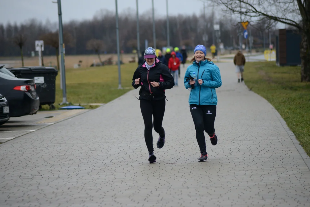 XI Bieg Zimowy wokół Jeziora Tarnobrzeskiego oraz Yeti Run Zimowy Bieg w Szortach