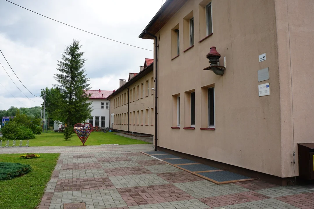 Nowa sala gimnastyczna i przedszkole w Rzepedzi