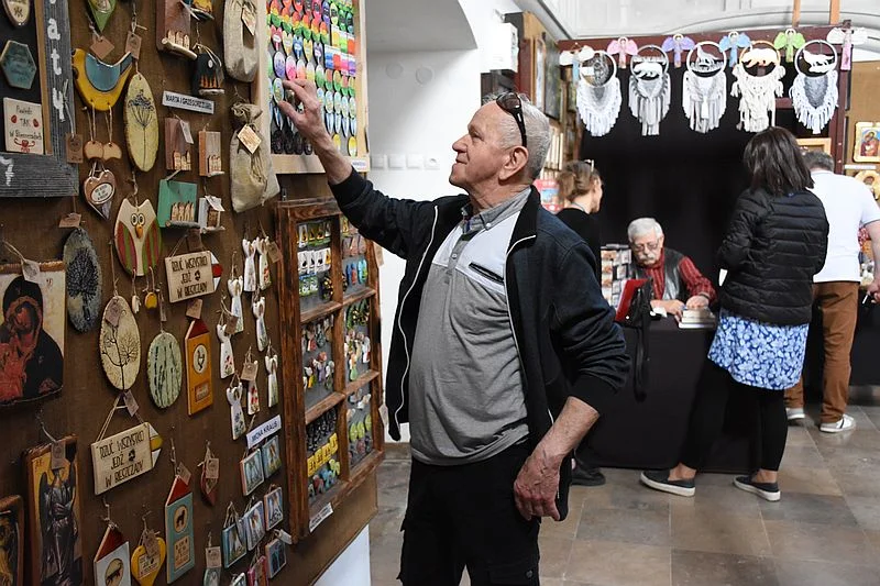 Galeria artystyczna Synagoga w Lesku zaprasza