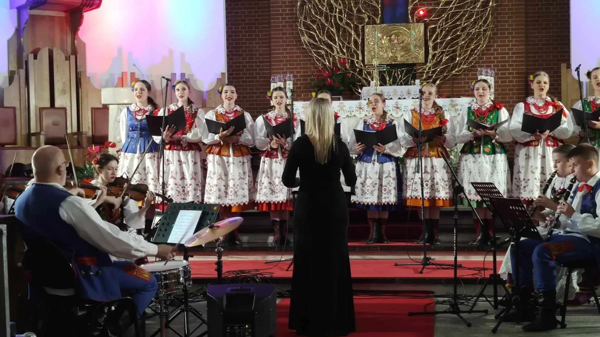 Wzruszający koncert pieśni maryjnych w parafii MBNP [ZDJĘCIA] - Zdjęcie główne