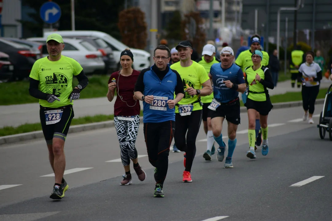 16. PKO Półmaraton Rzeszowski oraz 8. PKO Sztafeta Półmaratońska w Rzeszowie - dużo zdjęć z trasy i mety