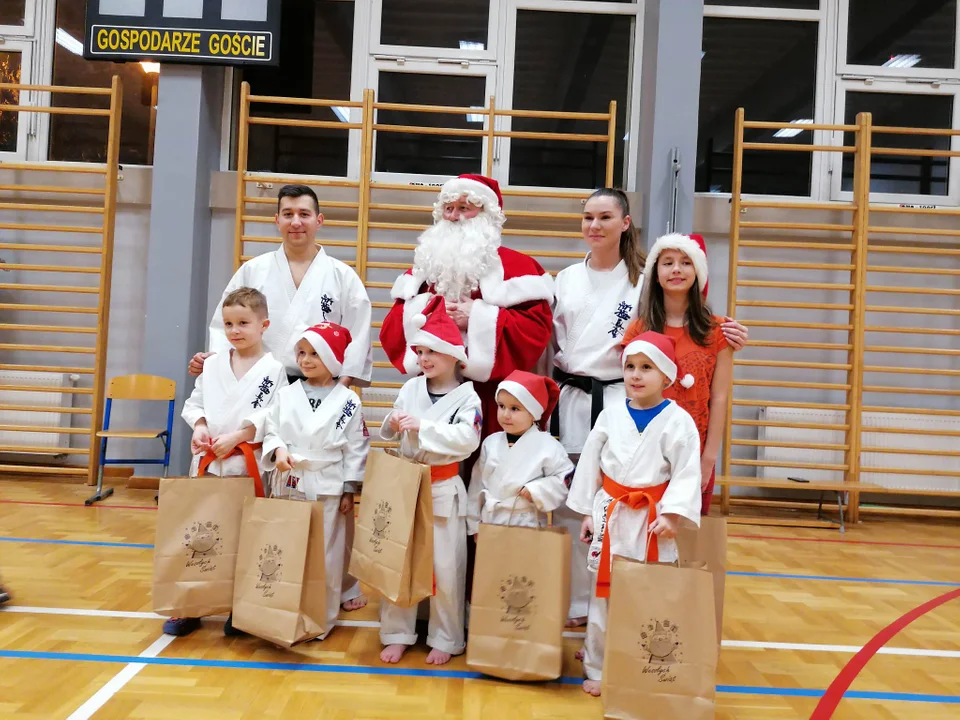 Mikołajkowy trening w Mieleckim Klubie Kyokushin Karate.