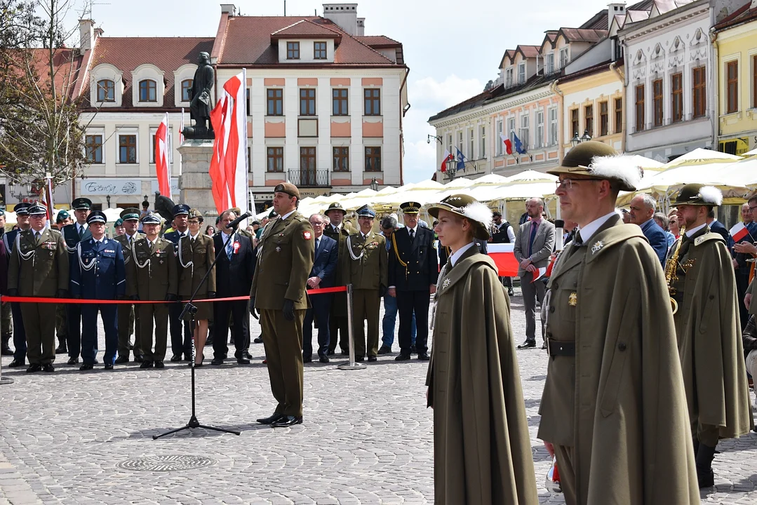 Obchody Dnia Flagi Rzeczypospolitej Polskiej na Rynku w Rzeszowie