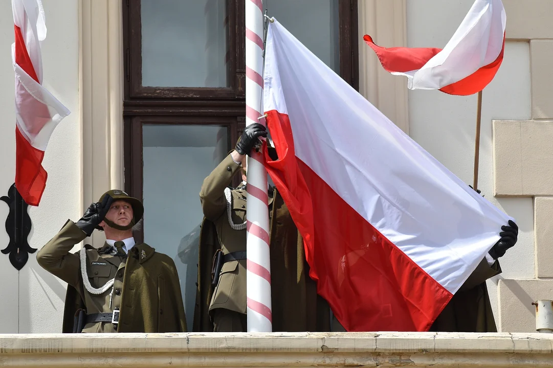 Obchody Dnia Flagi Rzeczypospolitej Polskiej na Rynku w Rzeszowie