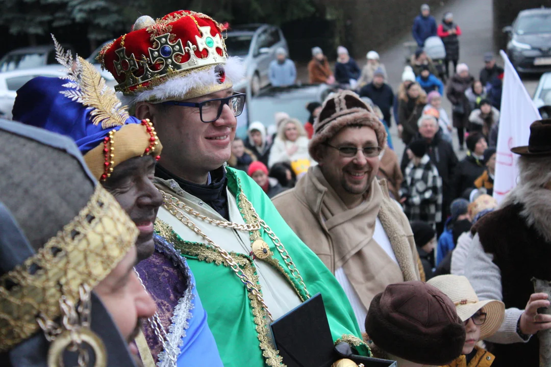 Orszak Trzech Króli w Rzeszowie. Kolęda pokoju z Zalesia do Katedry Rzeszowskiej