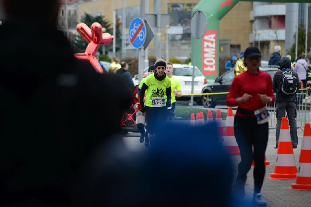 Mnóstwo biegaczy z całego regionu i nie tylko na 16. PKO Półmaratonie Rzeszowskim oraz 8. PKO Sztafecie Półmaratońskiej - zdjęcia część 2