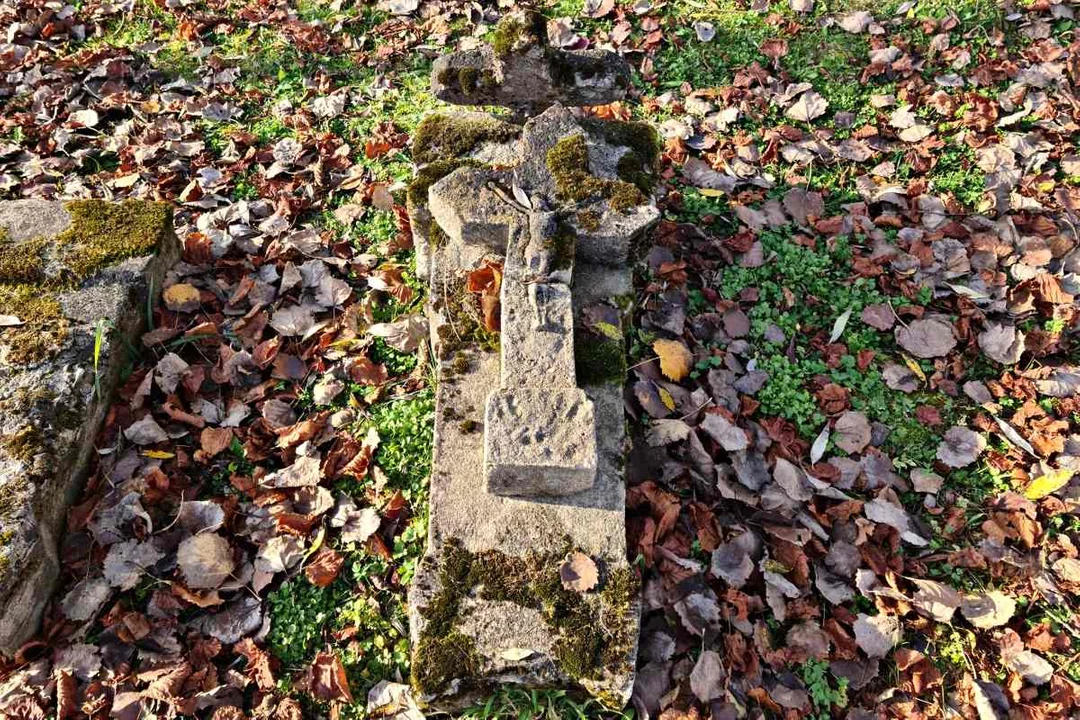 Cmentarz w Dźwiniaczu Górnym