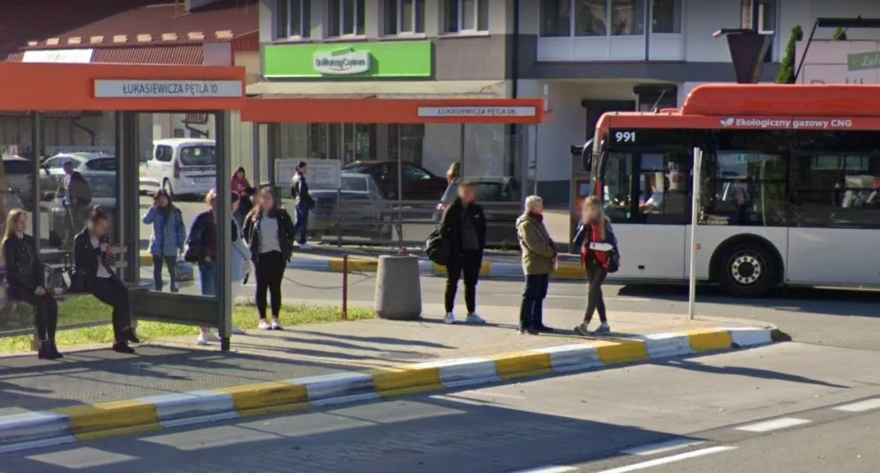 Przyłapani mieszkańcy Rzeszowa na Google Street View [ZDJĘCIA]