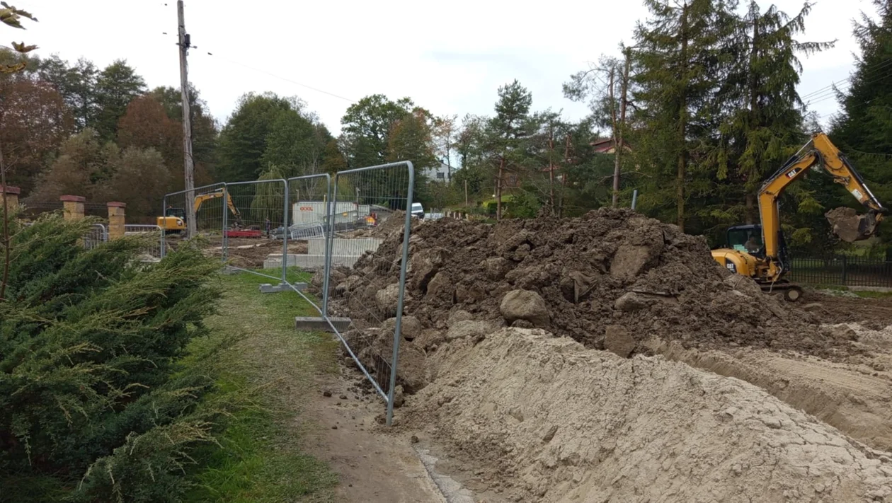 Jest kładka dla pieszych