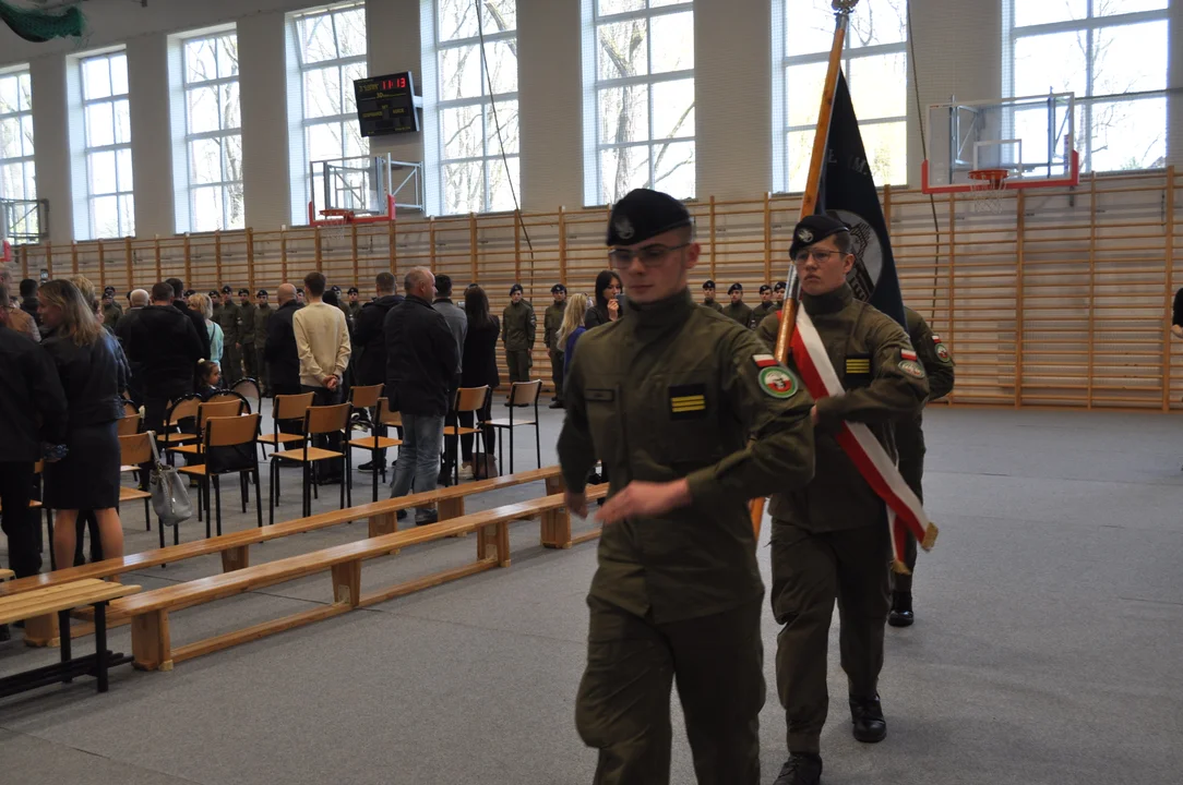 "Ślubuję wypełniania obowiązków kadeta"- ślubowanie klas wojskowych