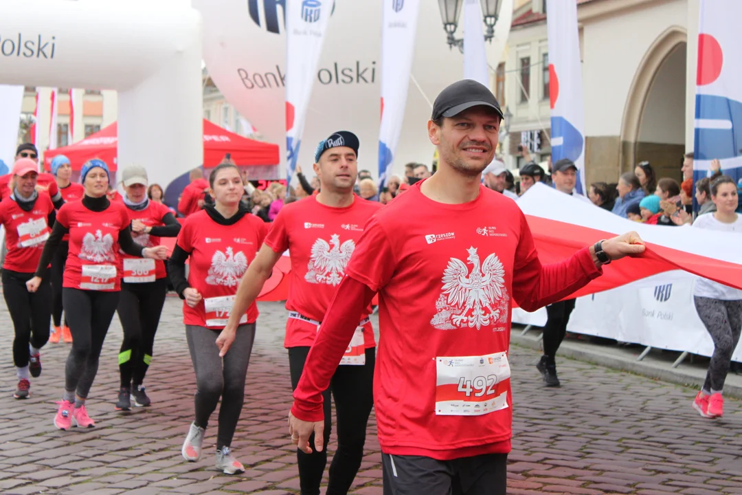 10. PKO Bieg Niepodległości - Galeria z rozgrzewki oraz startu biegu