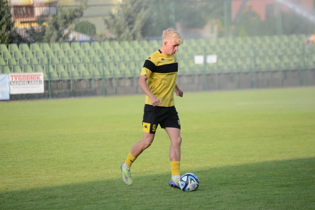 Trzecia liga, grupa 4: Siarka Tarnobrzeg - Garbarnia Kraków 0:0