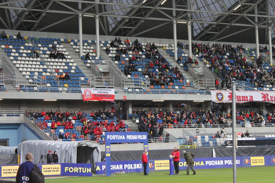 RESOVIA POKONAŁA CRACOVIĘ! Grad goli w Pucharze Polski