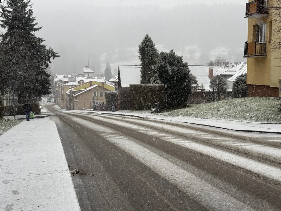 Bieszczady obudziły się dziś pod warstwą śniegu