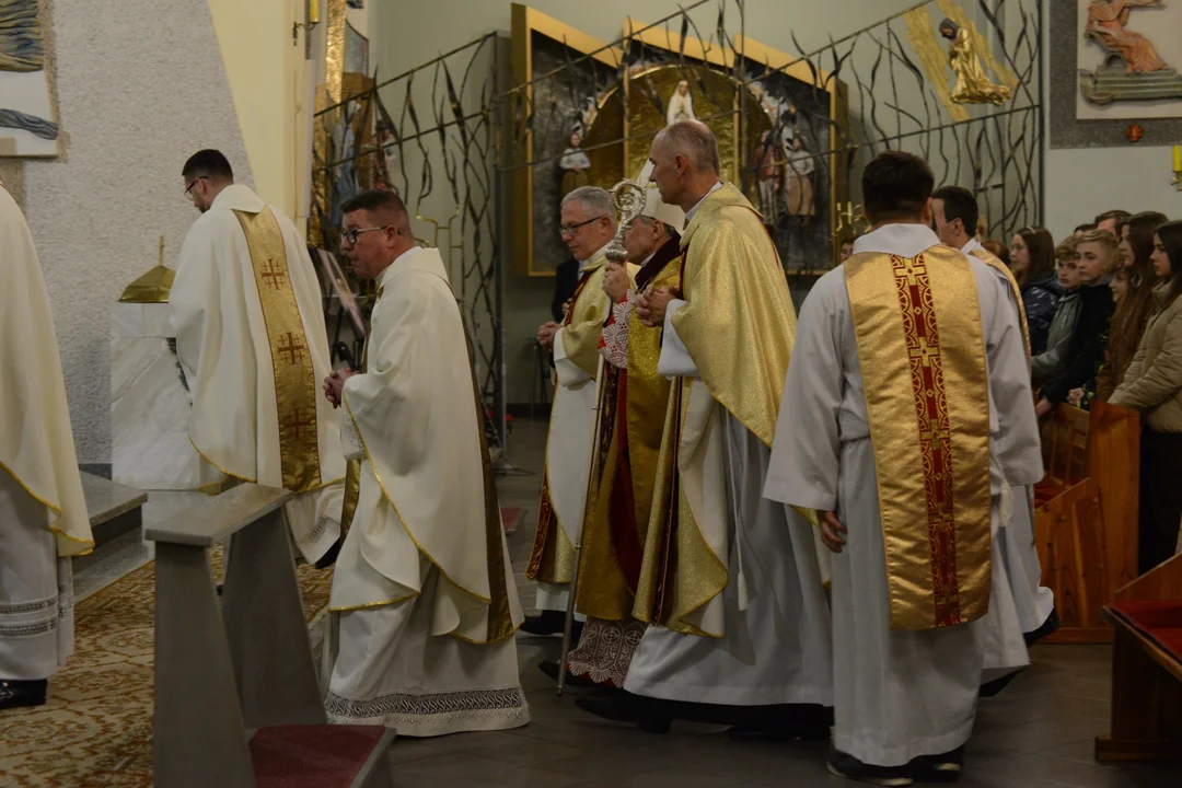 Relikwie bł. Carlo Acutisa, jednego z patronów Światowych Dni Młodzieży, w Parafii Św. Barbary w Tarnobrzegu