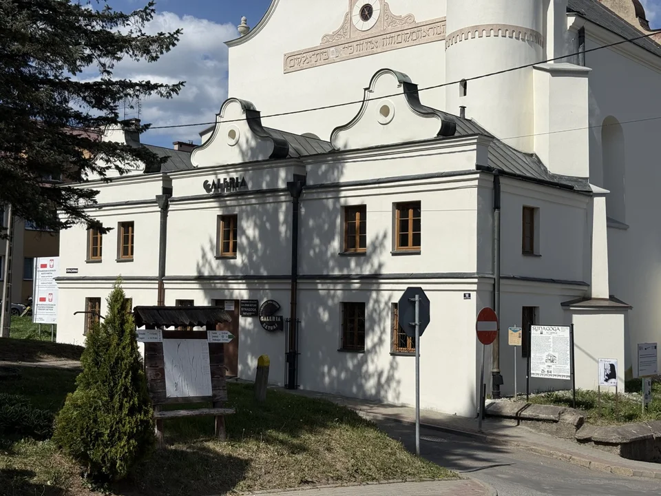 Remont synagogi w Lesku