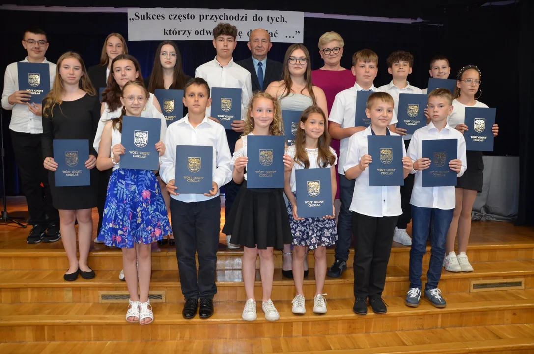 Nagrody dla uczniów z gminy Cmolas