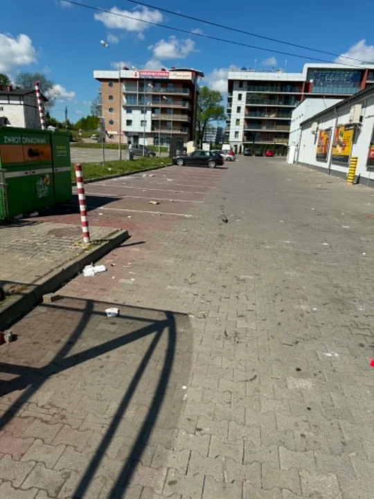Spory bałagan pozostawiony przez uczestników Juwenali w Rzeszowie