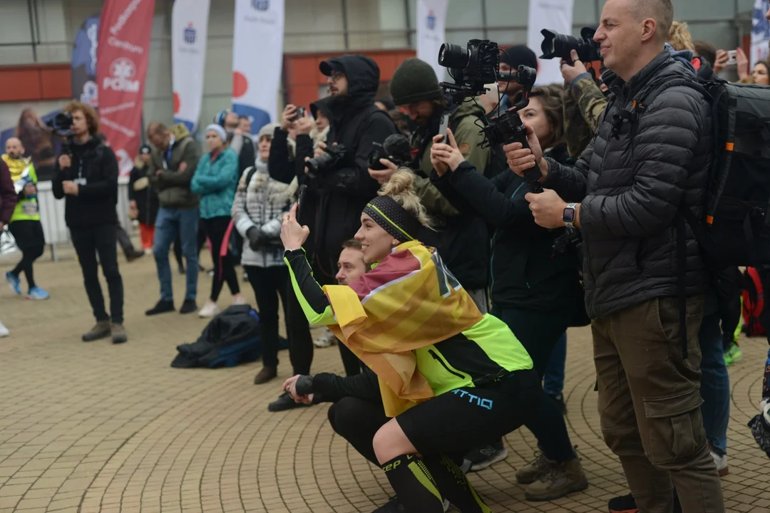 Mnóstwo biegaczy z całego regionu i nie tylko na 16. PKO Półmaratonie Rzeszowskim oraz 8. PKO Sztafecie Półmaratońskiej - zdjęcia część 2