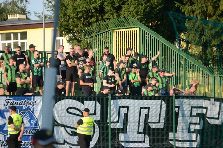 Kibice na meczu Siarka Tarnobrzeg - Karpaty Krosno