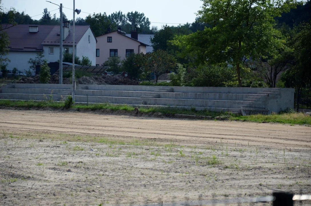 Trwa modernizacja stadionu sportowego przy ul. Sportowej.