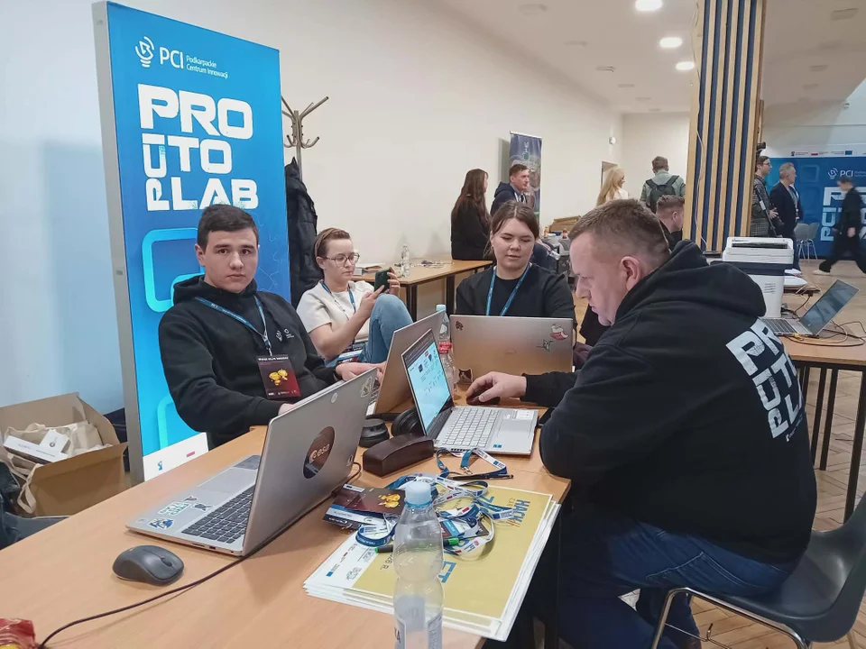 Hack Carpathia 2026 w Zespole Szkół Technicznych w Mielcu