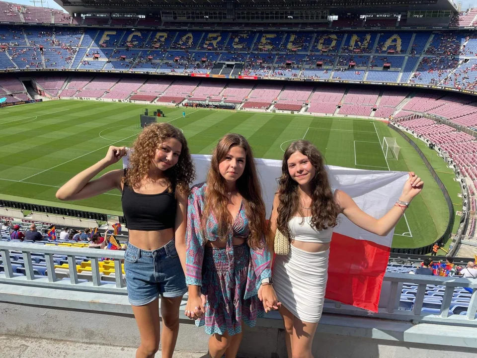 Ekipa z Mielca obecna na prezentacji Roberta Lewandowskiego w Barcelonie. Zobaczcie fotografie i kulisy wprost z Camp Nou [ZDJĘCIA, WIDEO] - Zdjęcie główne