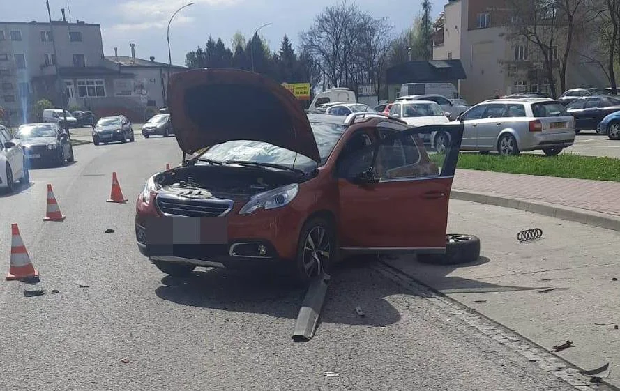 Zderzenie osobówki z autobusem - Mielec